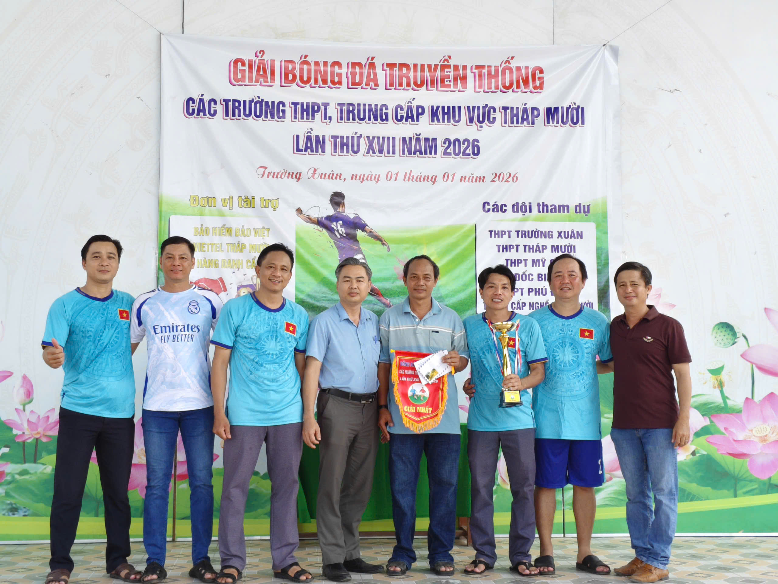 Đội tuyển Bóng đá Nam trường THPT Tháp Mười giành chức Vô địch giải các trường THPT